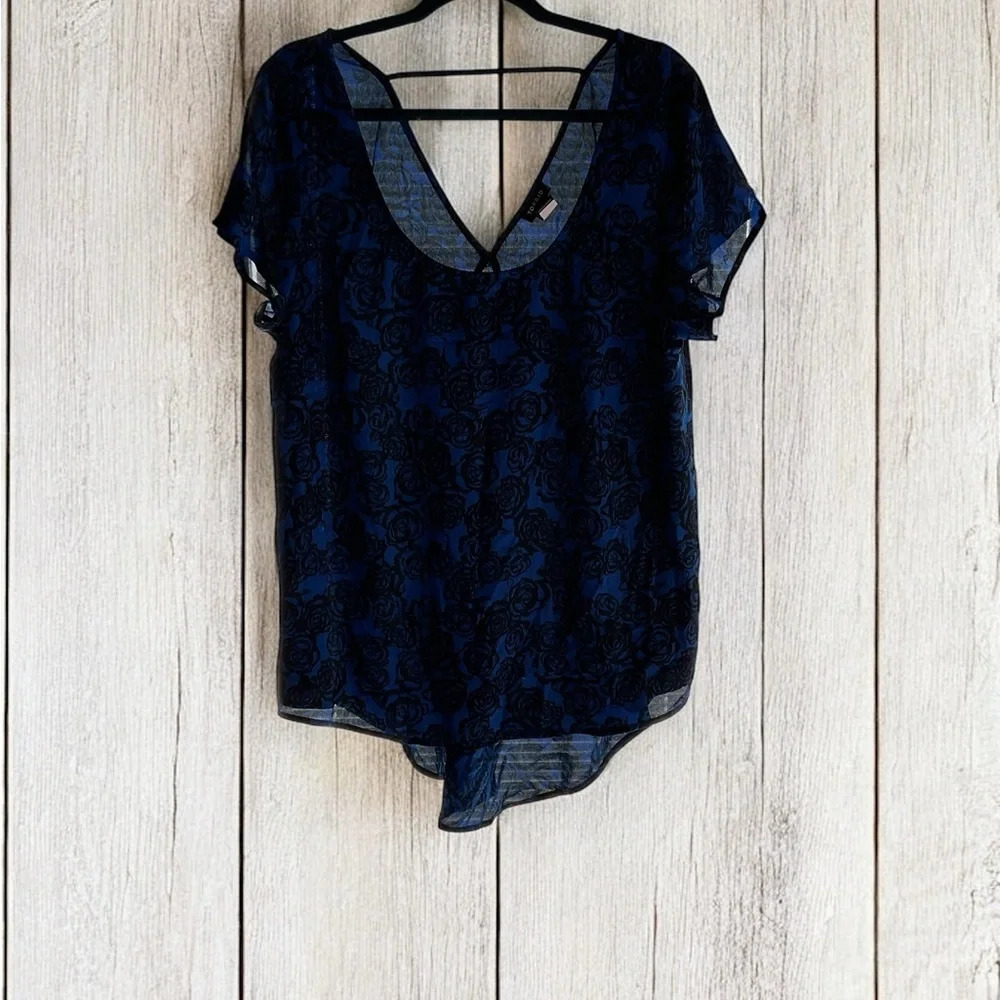 Torrid Floral Blouse - Size 0X - Picture 7 of 9